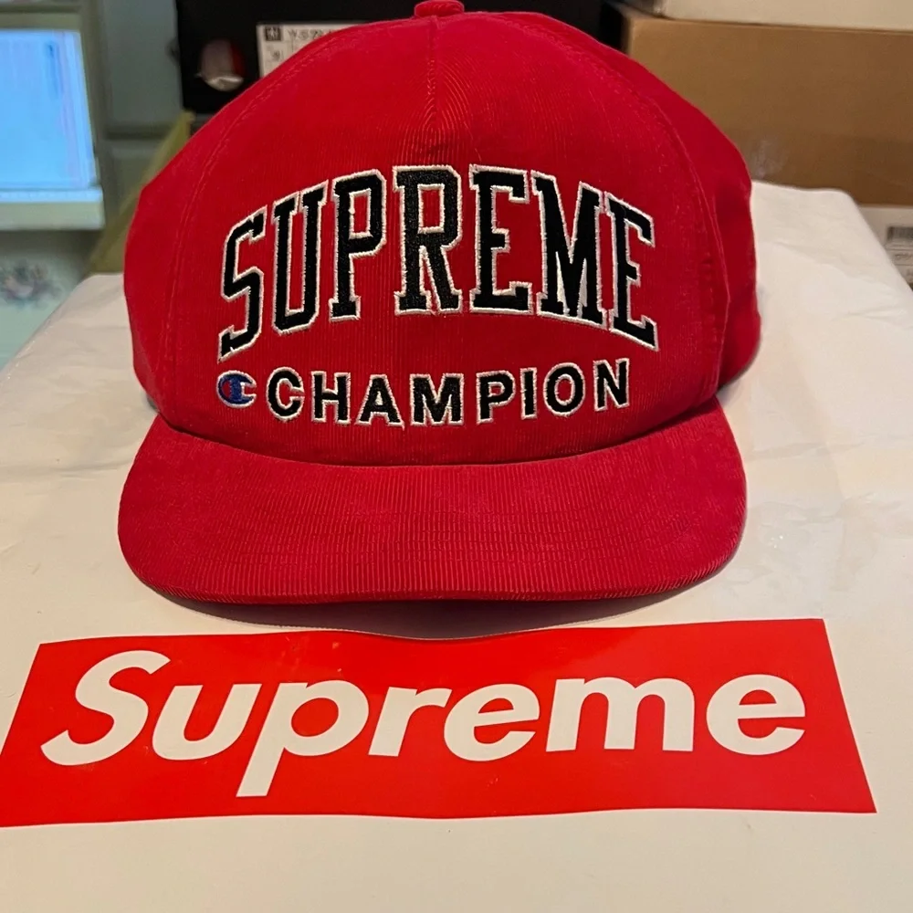 SUPREME X CHAMPION SNAPBACK RED - Picture 1 of 8